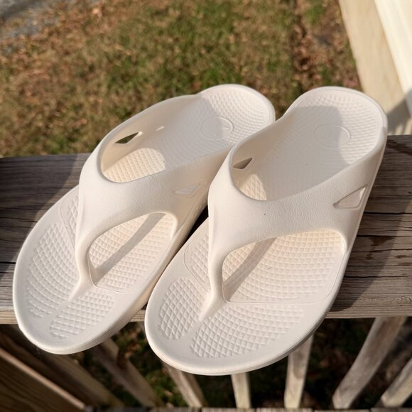 Hurley White EVA Comfort Sandals – Mens 8 | Women's 9.5 - Picture 1 of 4